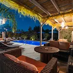 Villa Artzy *