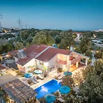 Villa Artzy *