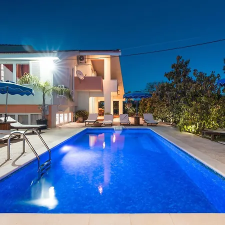 Villa Artzy *
